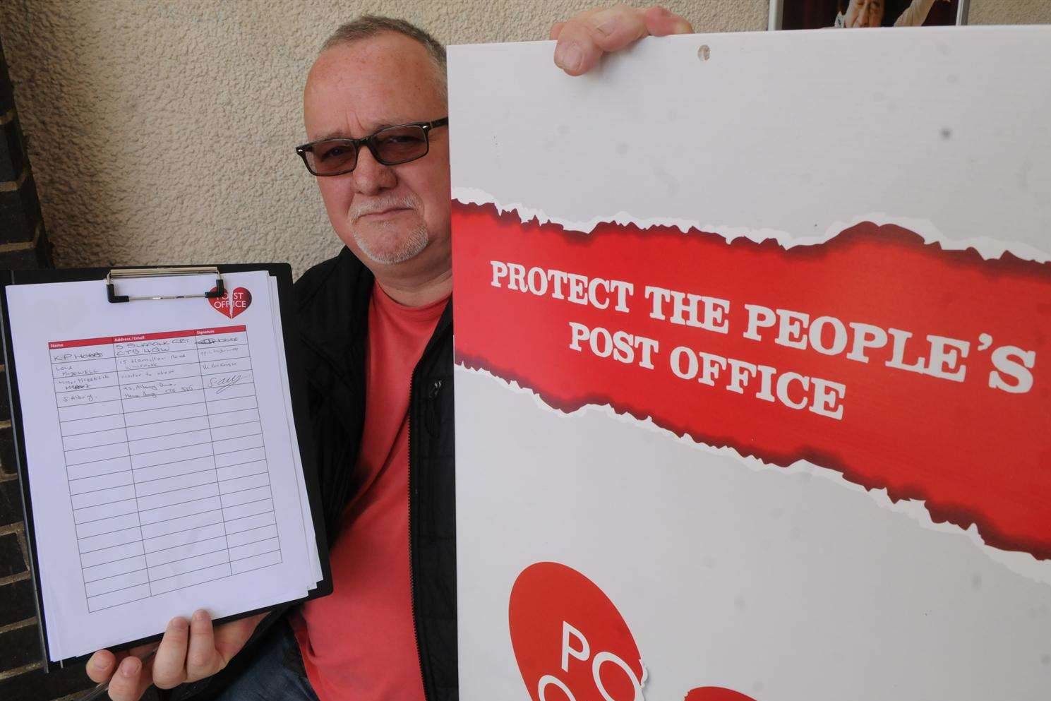 Mole Meade from the Communication Workers Union (CWU) asks people to join the campaign to save Gladstone Road post office