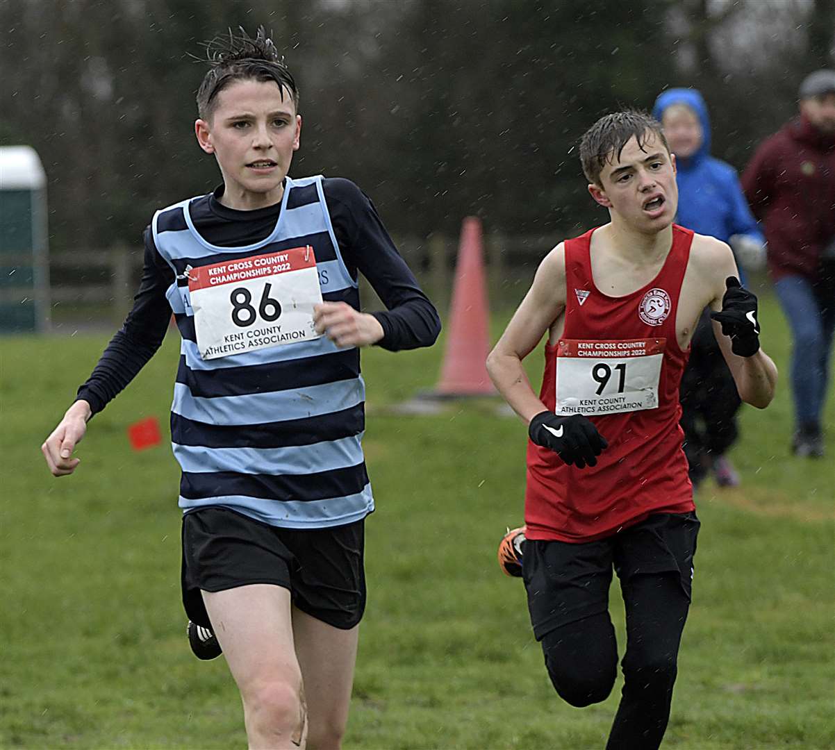 Daniel Francis of Dartford Harriers, left, and Sebastian Sanz-Kozyra of Invicta East Kent in the under-13 boys' event. Picture: Barry Goodwin (54151901)