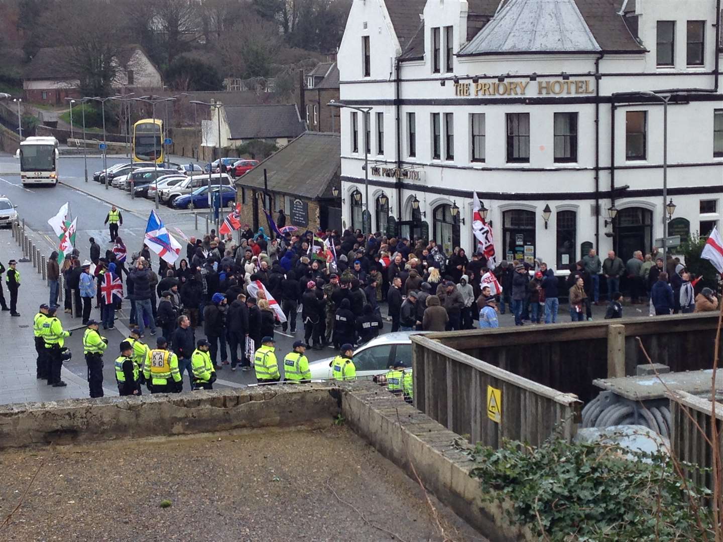 The National Front and South East Alliance was contained at the approach to Dover Priory train station before they set off at 1.20pm.