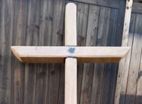 This cross for Sandwich Bay bait digger Tom Porter