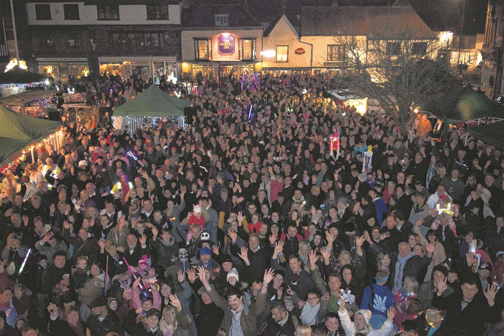 Hundreds are expected to turn out to watch the Christmas lights switch on