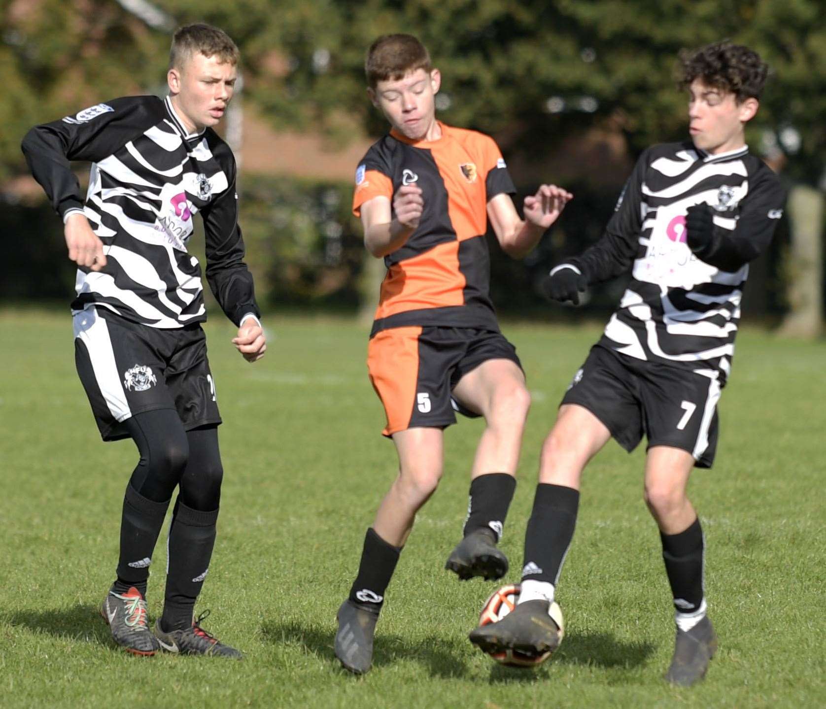 Pegasus 81 Colts under-15s (black/gold) come up against Milton & Fulston United under-15s. Picture: Barry Goodwin (42641123)