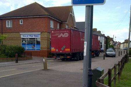 Lorries in Iwade force cars to mount the pavement