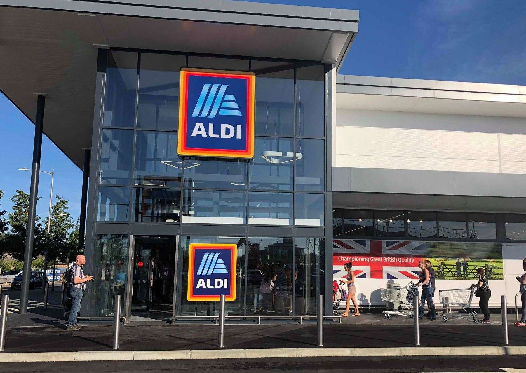 Aldi opened in Victoria Road in August 2018, featuring a 93-space car park