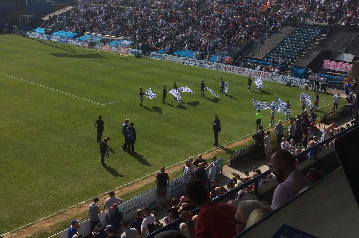 The Gillingham - Millwall match, just before kick off