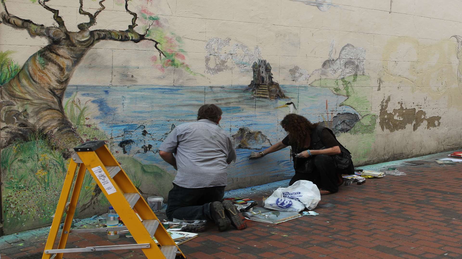Artists will draw on the walls of Sittingbourne High Street as part of the Chalk It Up art festival