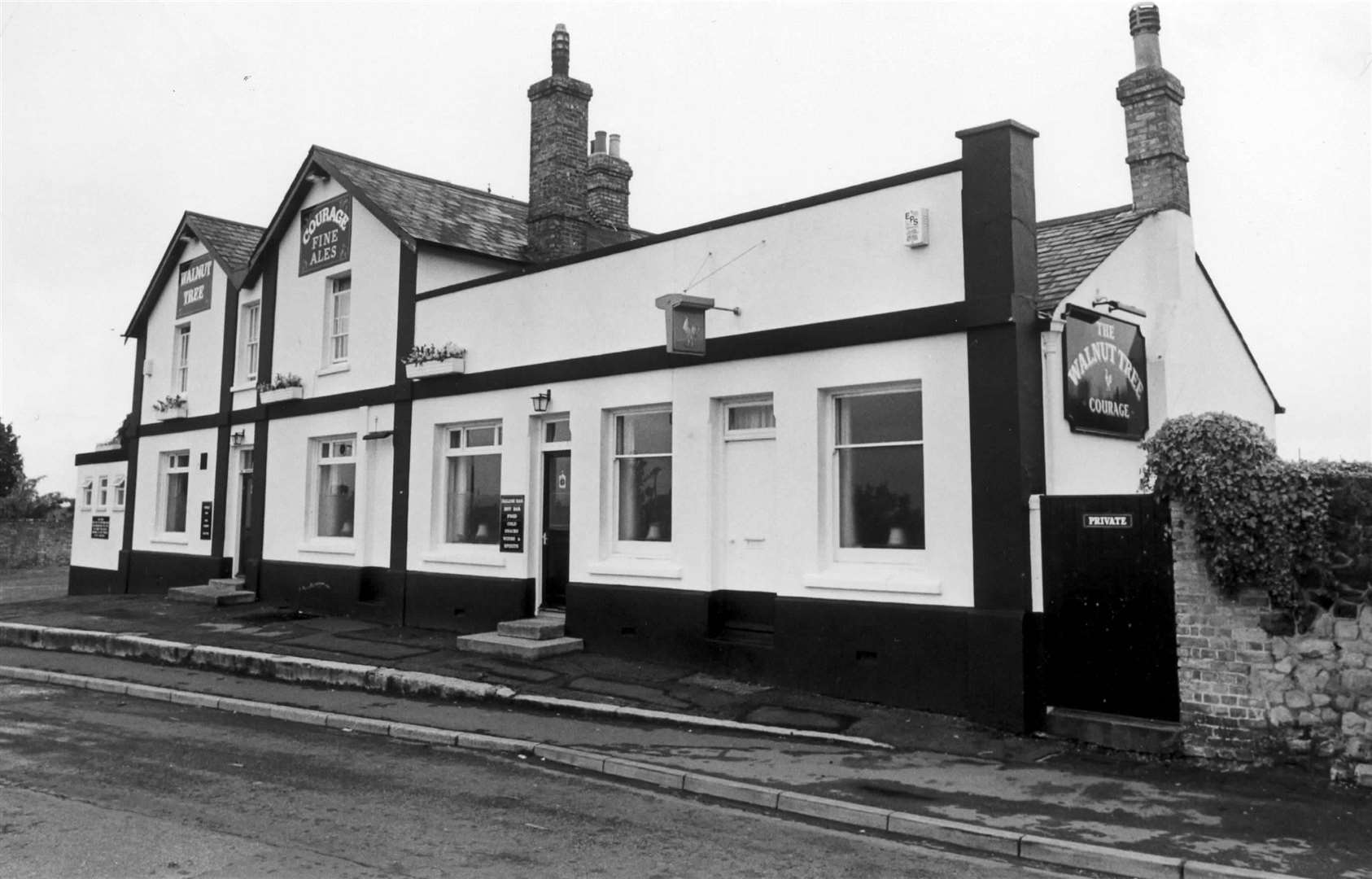 The pub pictured in 1985; it has since been demolished