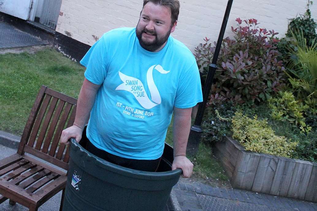 Lloyd 'enjoys' an ice bath