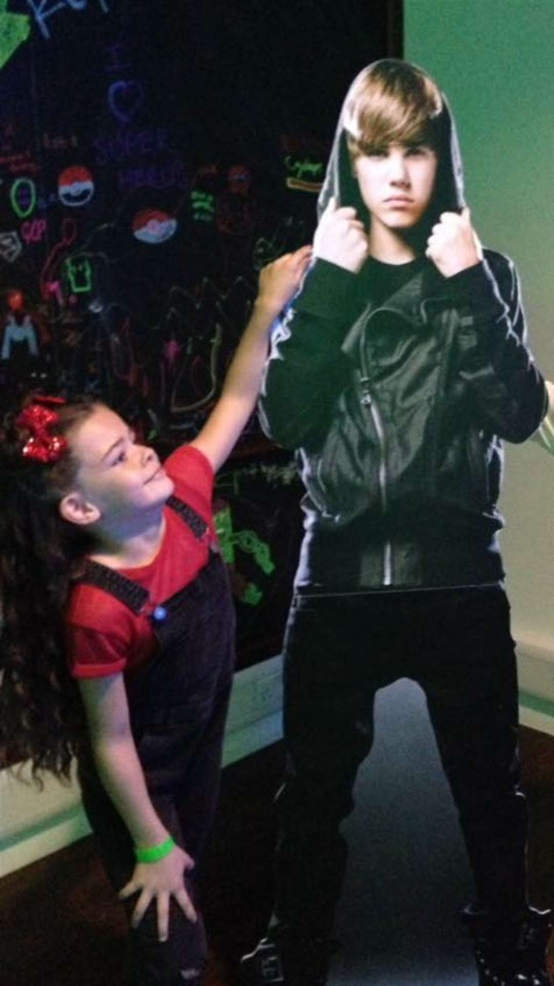 Ellie Rose Eames is a Justin Bieber fan