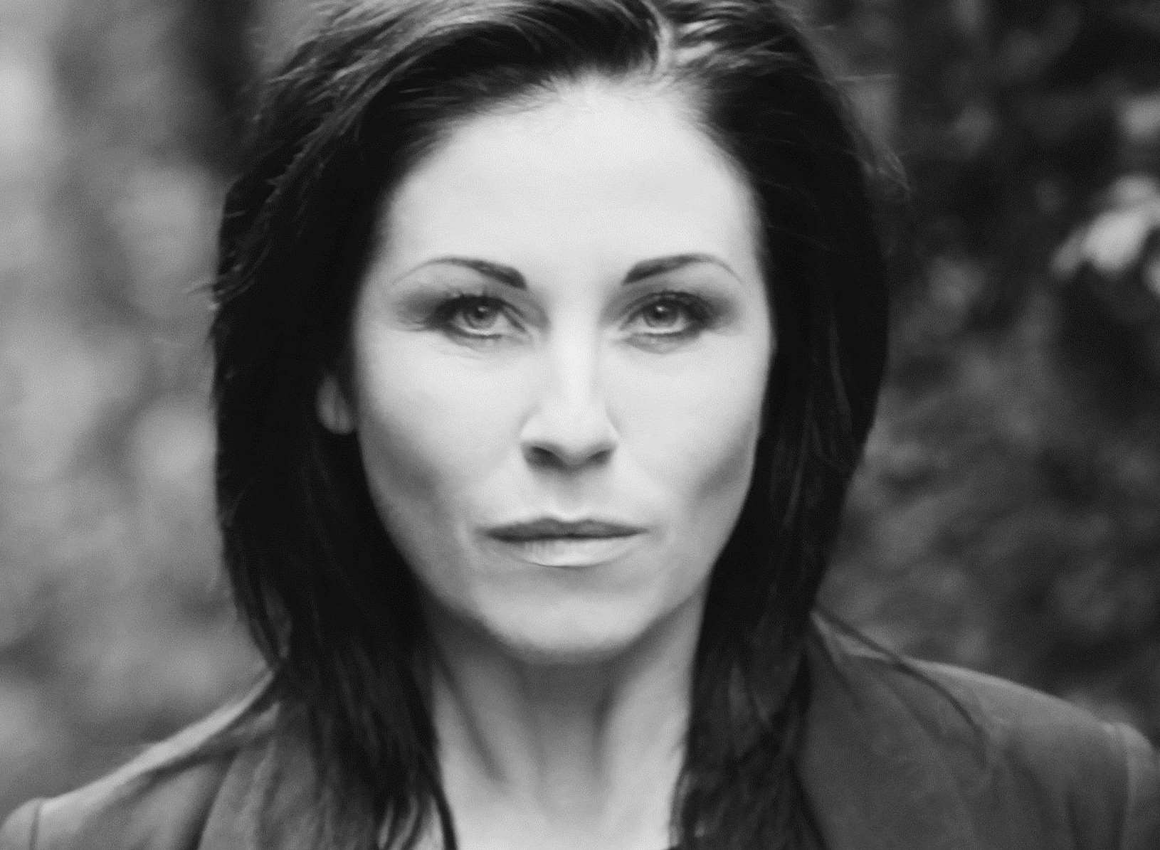 Jessie Wallace, appearing in Chicago