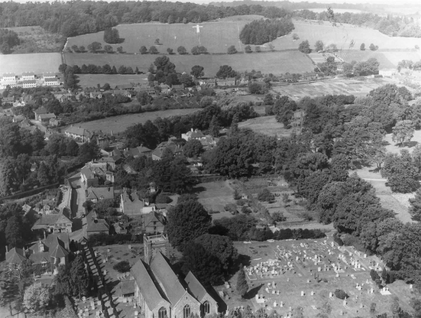 An aerial photo of Shoreham near Sevenoaks from September 1947, showing the cross on the Downs