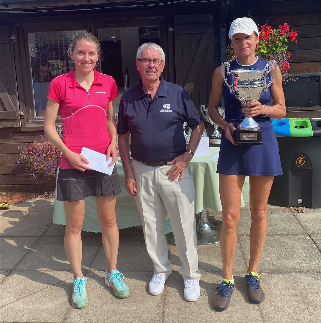 Ladies' elite finalists Liz Groves and Gillie Turner with Charlie Falconer