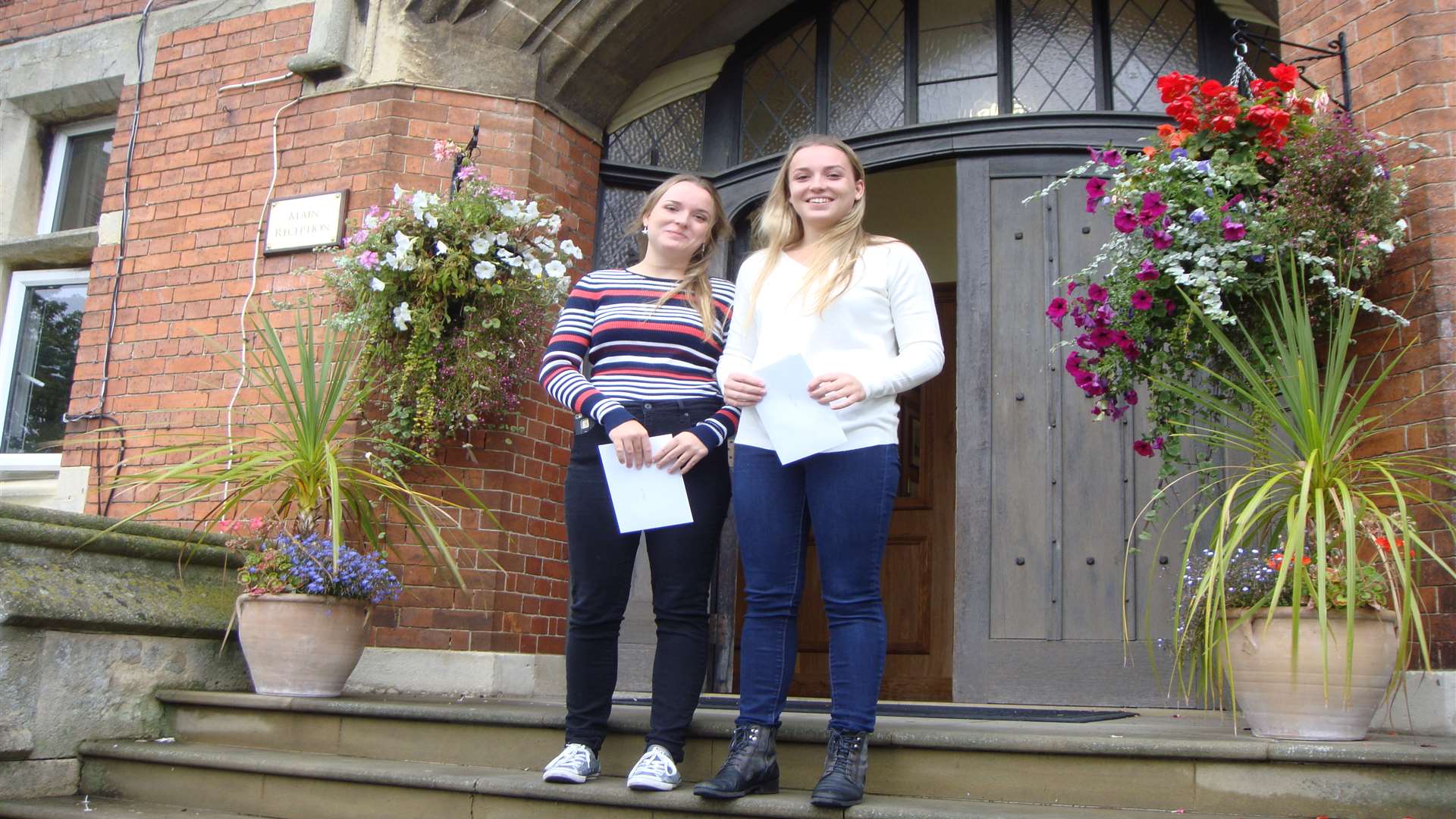 Twins Issy and Krissy Boon, both off to Sussex University