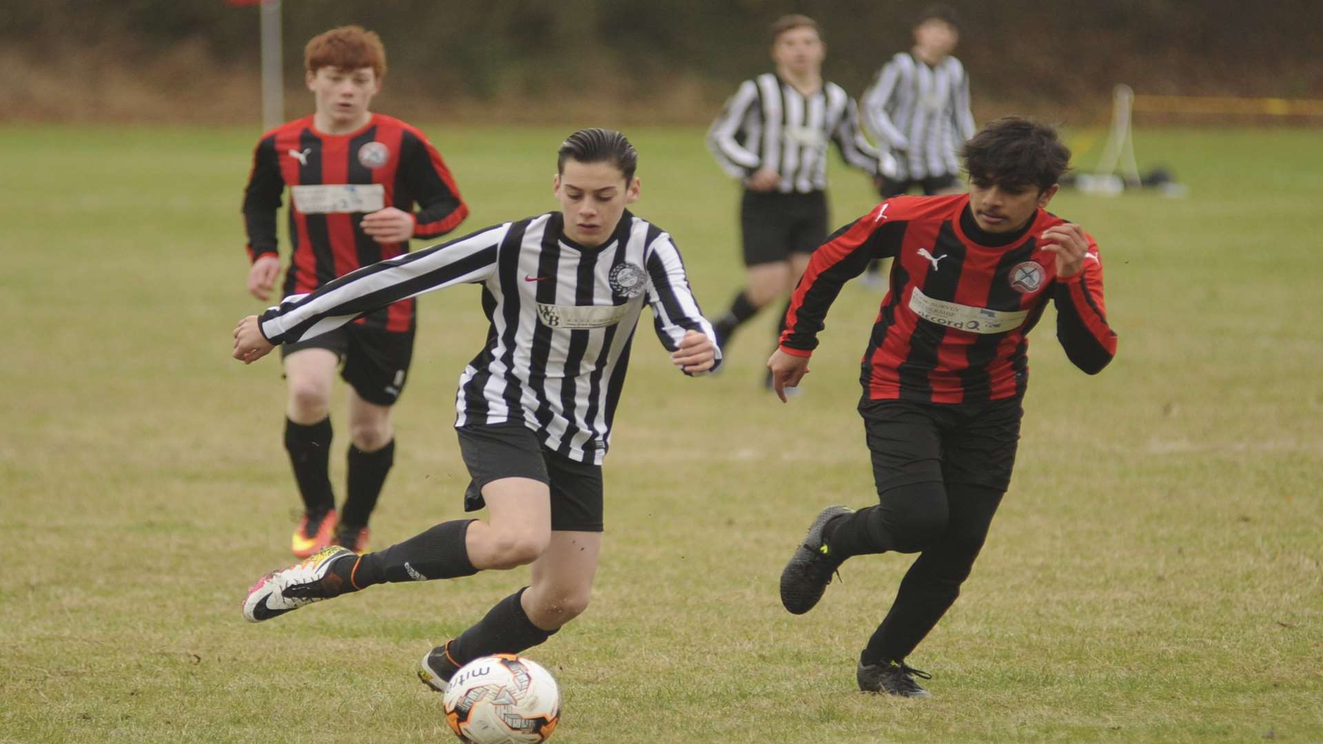 Real 60 and Meopham Colts Red do battle in Under-15 Division 2 Picture: Steve Crispe