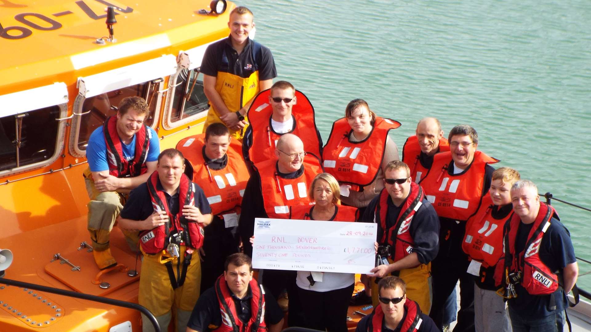 Phoenix Angling Club makes donation to Dover's RNLI lifeboat crew