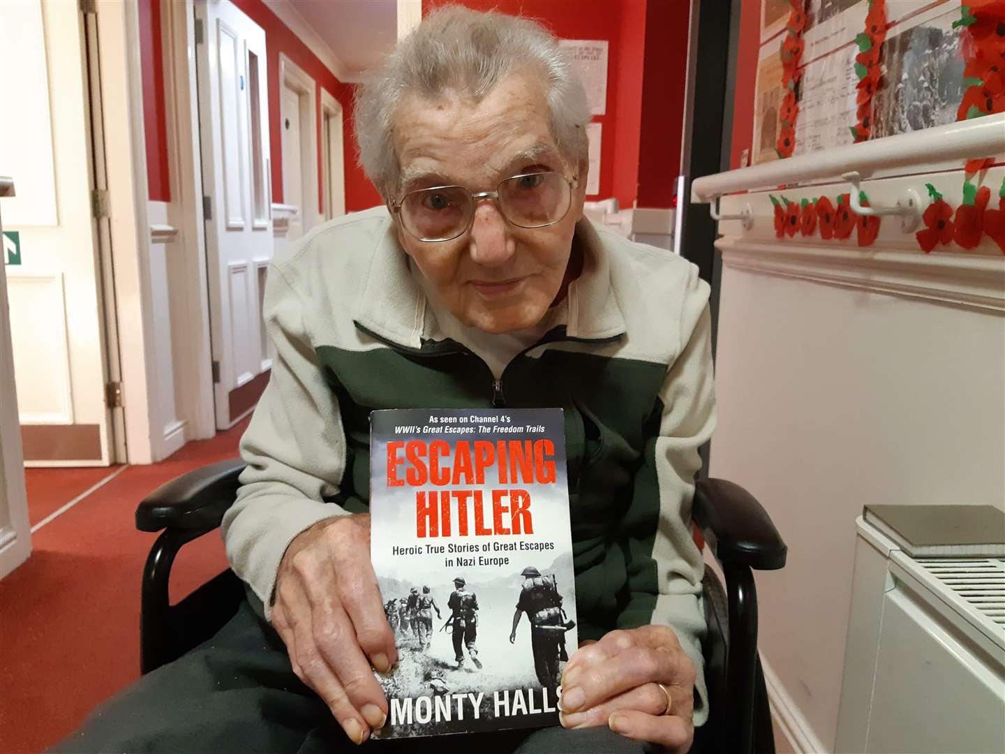 RAF veteran Bob Frost's story of how he evaded capture by the Nazis in 1942 is documented in books (5344670)