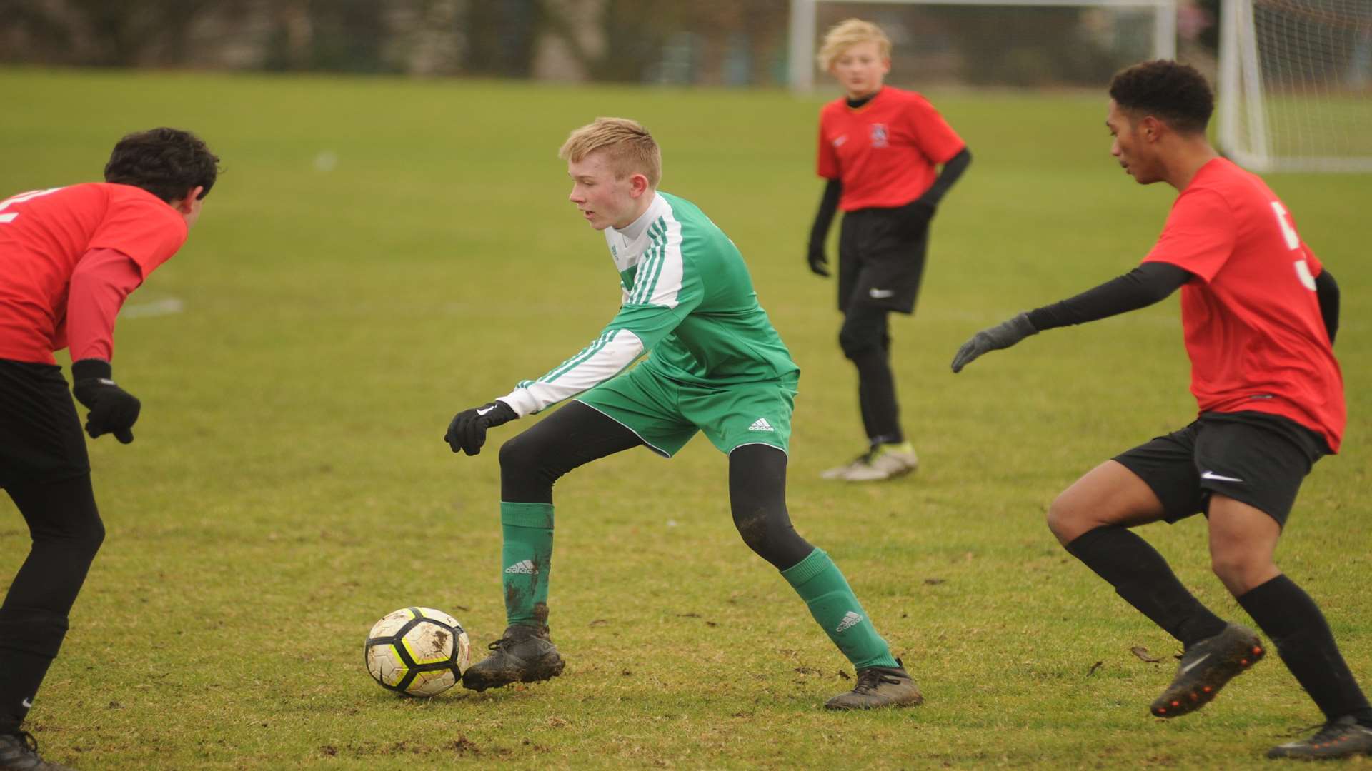 Eagles try to unlock the Thamesview defence in Under-16 Division 2 Picture: Steve Crispe