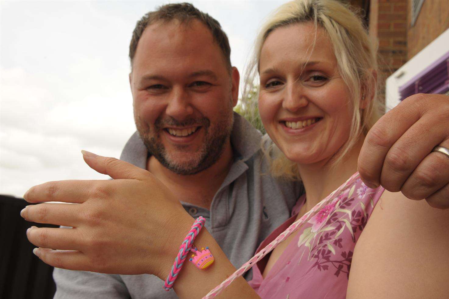 kmfm's Gary and Emma with loom bands.