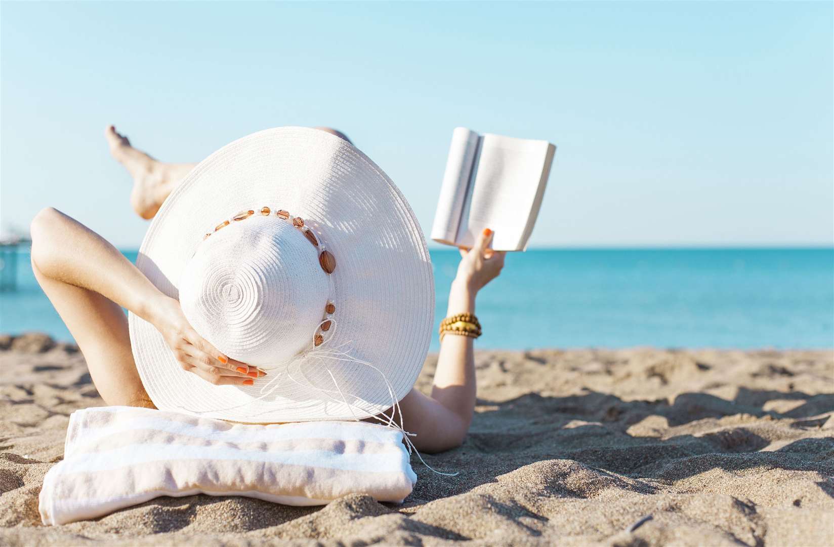 Want to take a book to read on holiday? Here's some hot some reading: