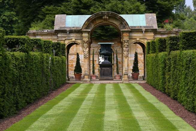 Hever Castle gardens