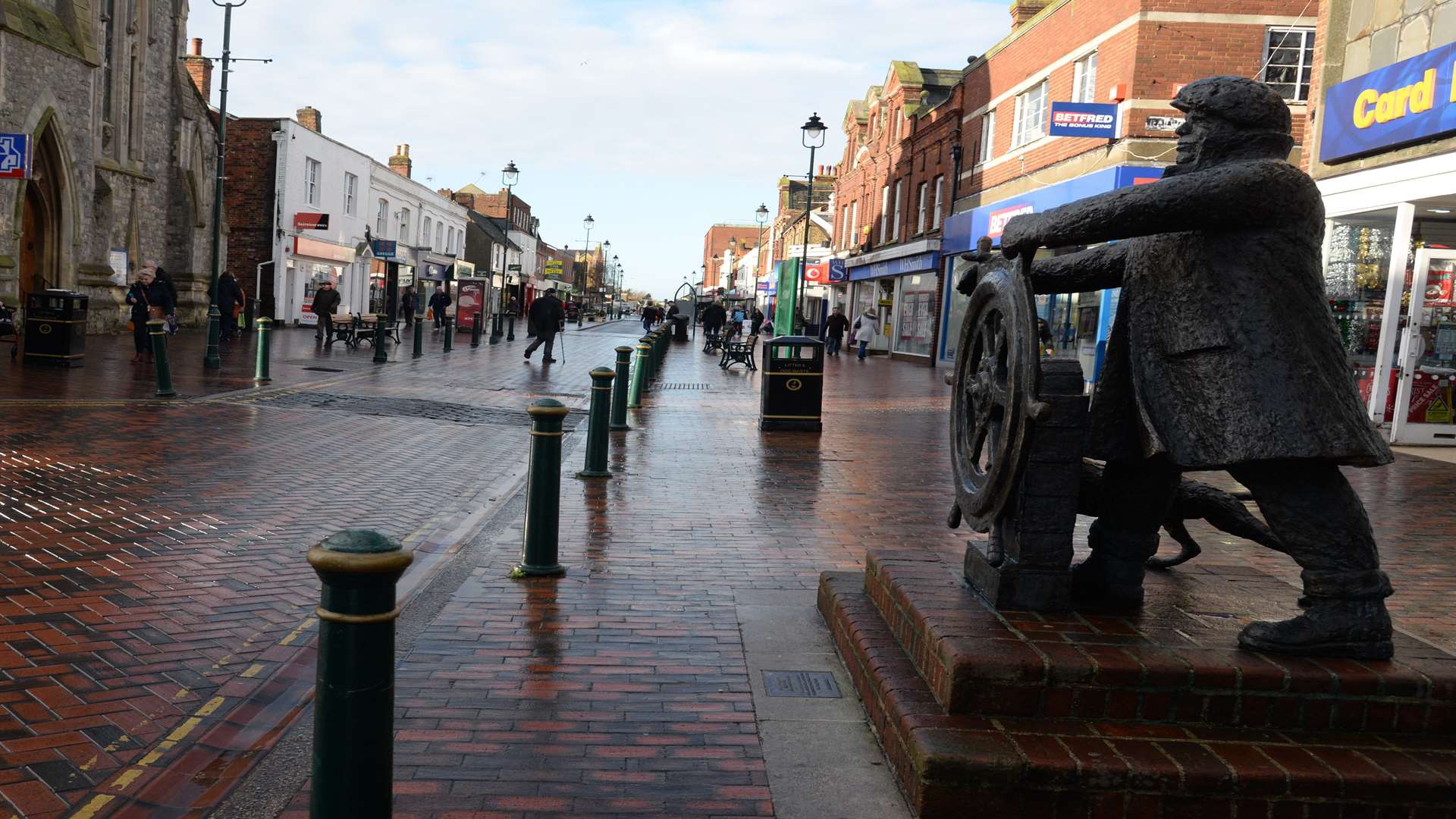 Stormy weather as Sittingbourne High Street closes to traffic on Friday. Picture: Chris Davey FM5040264