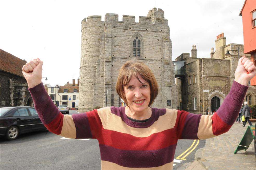 Canterbury shopkeeper Debbie Barwick wants the council's executive to resign over the handling of the Westgate Towers.