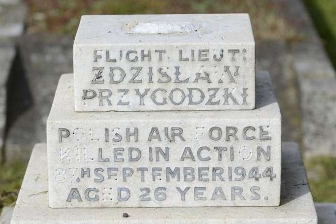 The unkempt grave of Flt Lt Zdzislaw Przygodzki