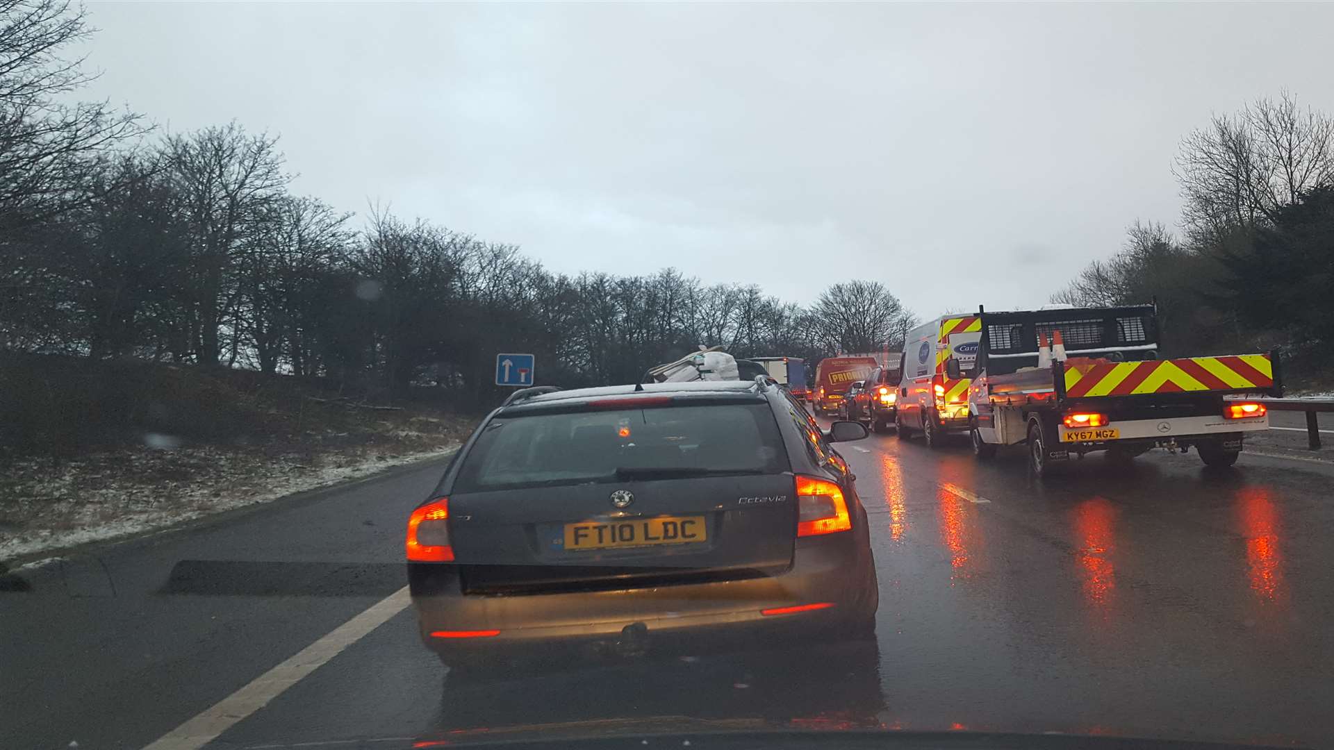 Queueing on the M2 near the Stockbury roundaobut at j5