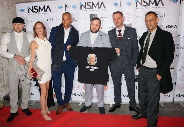 Jamie Humphrey at the National Social Media Awards with the T-shirt of his father. Picture: @jayh_official89