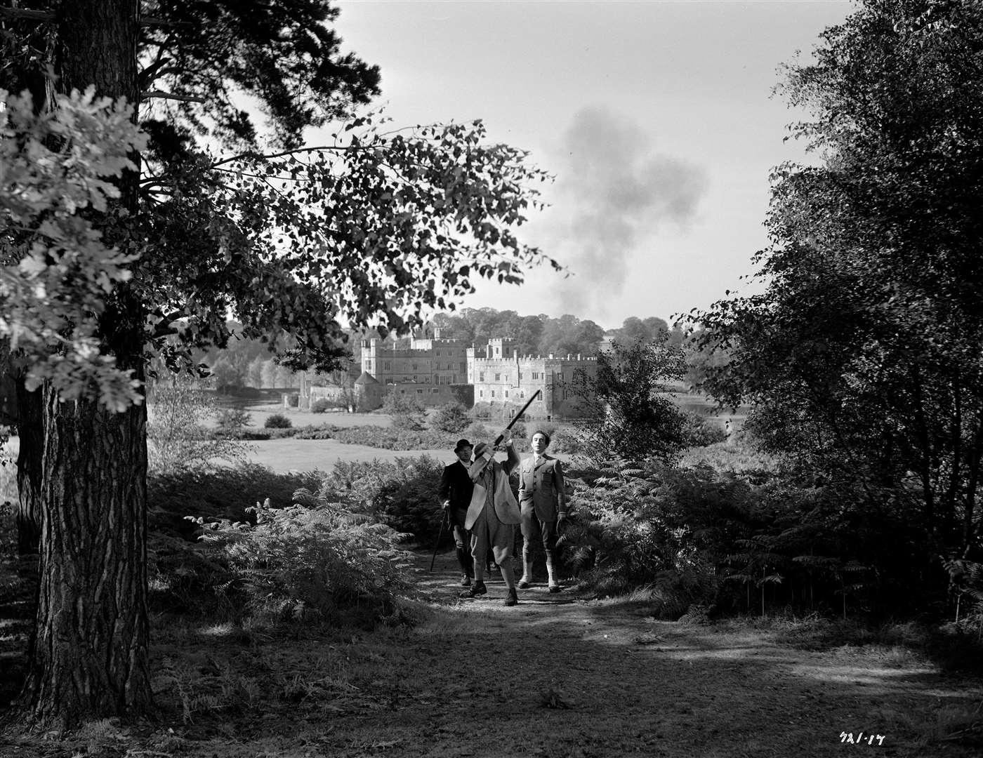 Filming that took place at Leeds Castle for Kind Hearts and Coronets, starring Alec Guinness and Dennis Price. Image supplied by Edith Chappey, 020 7534 2759