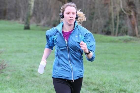 Alison Bell is running the 2016 London Marathon for ellenor