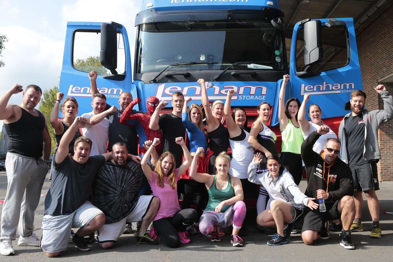 10 men and 10 women from Evolution Strength and fitness raised more than £1,000 in a charity truck pull
