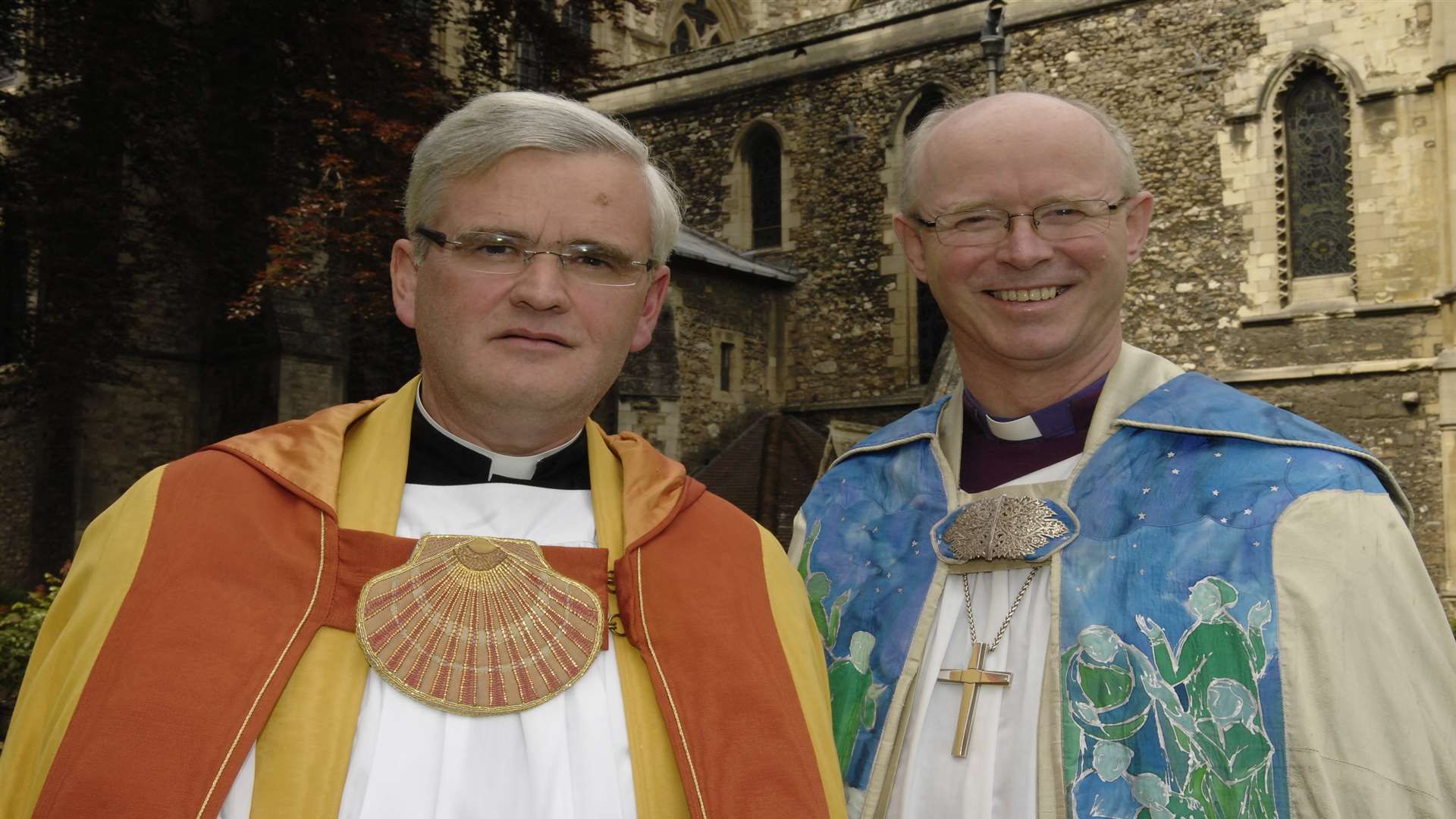 The former Dean, Dr Mark Beach, with Rt Revd James Langstaff, Bishop of Rochester, at his installation as Dean in 2012