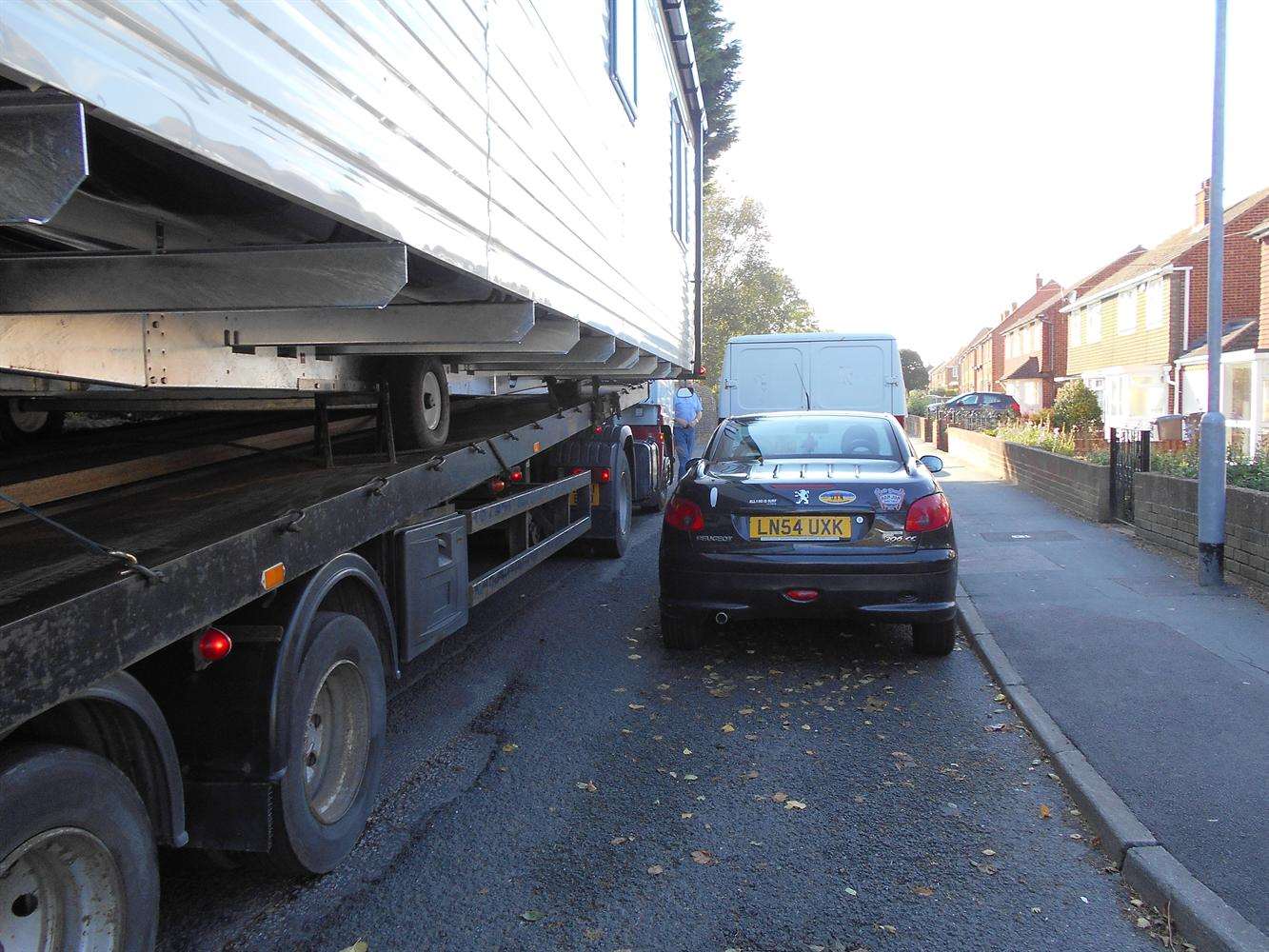 Delivery of mobile home struggling to get to Sandwich Leisure Holiday Park