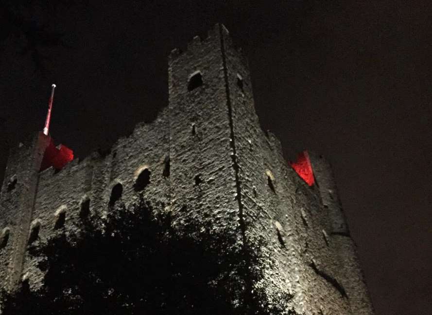 The castle has been turned red over the weekend. @tamoralady