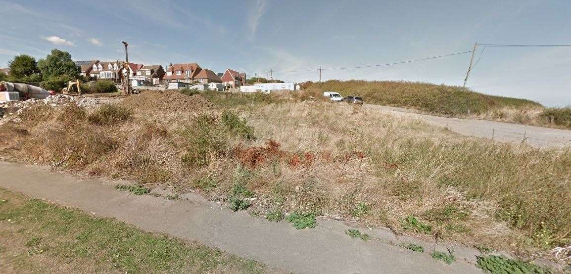 Garden or ball park? The plot of land at Warden Bay. Picture: Google (13035285)