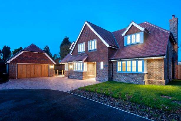Five-bedroomed detached house in Sutton Valence