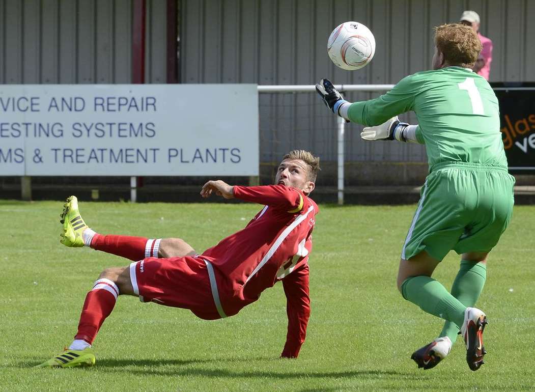 Craig Cloke pictured during his previous spell at Hythe Town Picture: Paul Amos