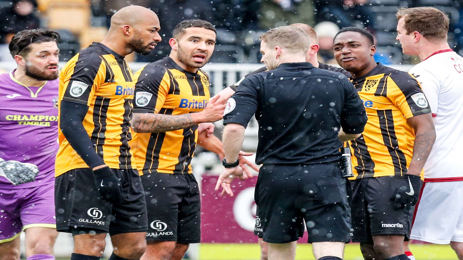 Stones appeal but referee Simon Barrow rules out Delano Sam-Yorke's effort Picture: Matthew Walker
