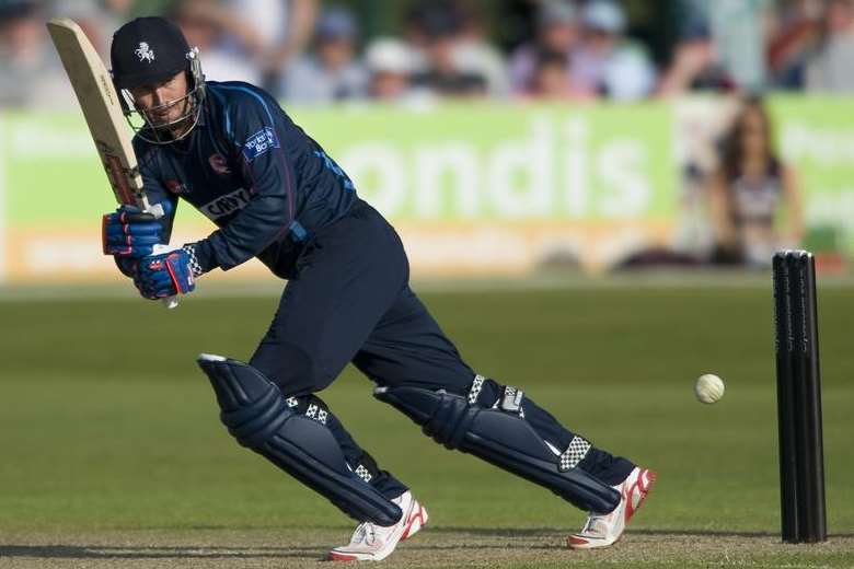 Former Kent and England wicketkeeper Geraint Jones has signed for Gloucestershire on a two-year contract and will captain the side in the LV= County Championship.