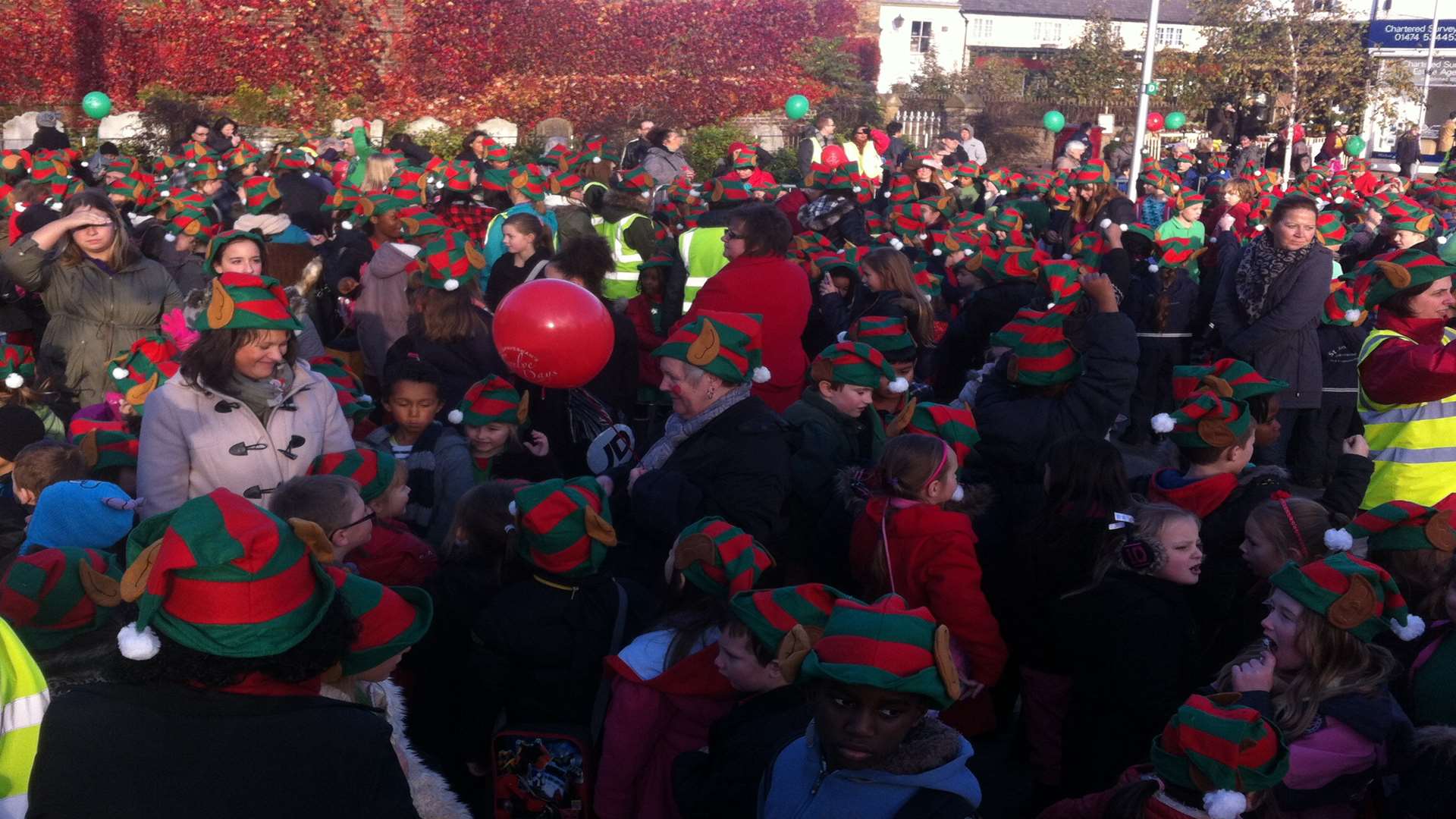 More than 900 people dressed as elves in Gravesend helped beat a world record