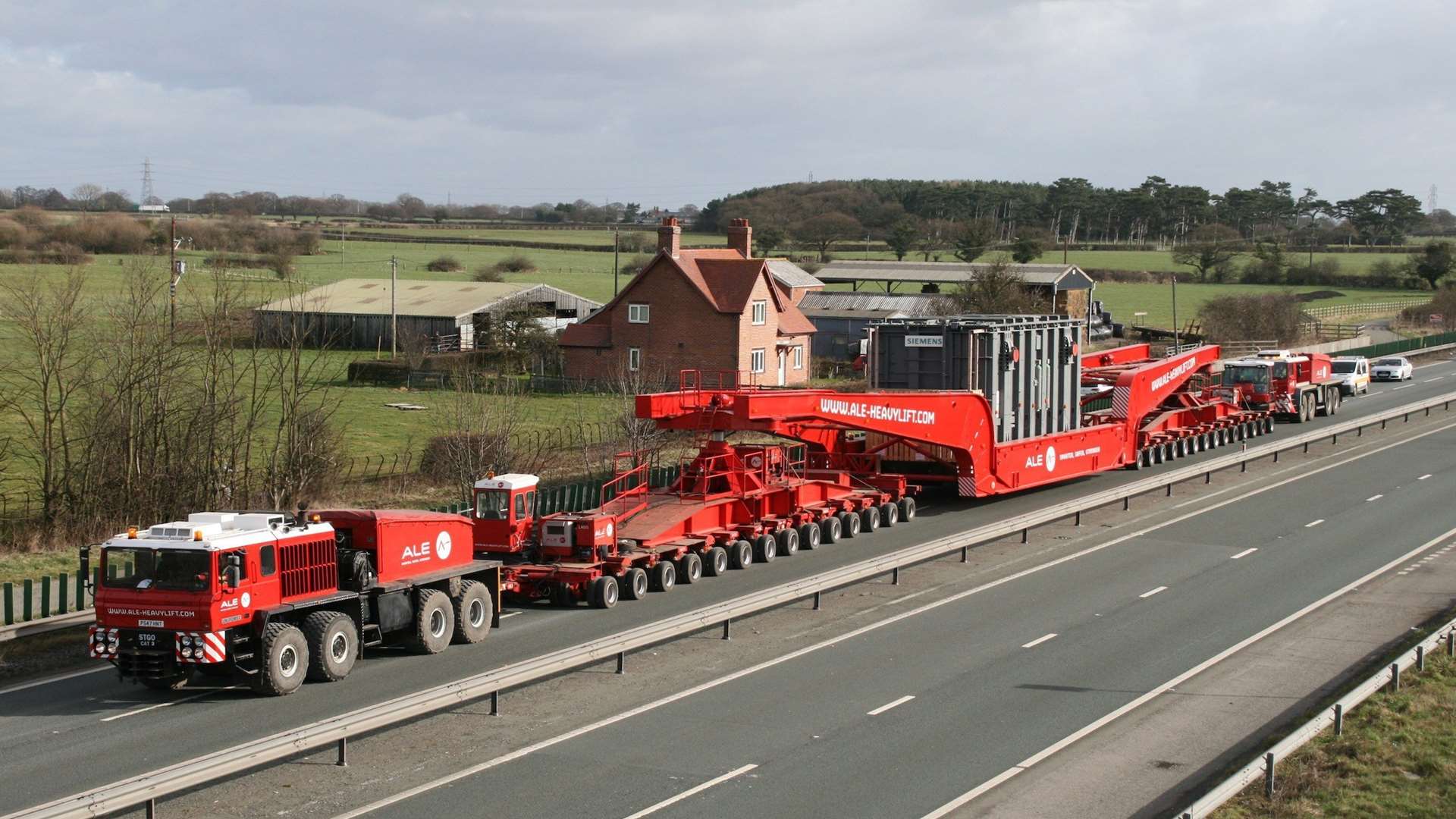This huge house-sized transformer was moved from Sellindge to Dover en route to Germany for repairs in 2016