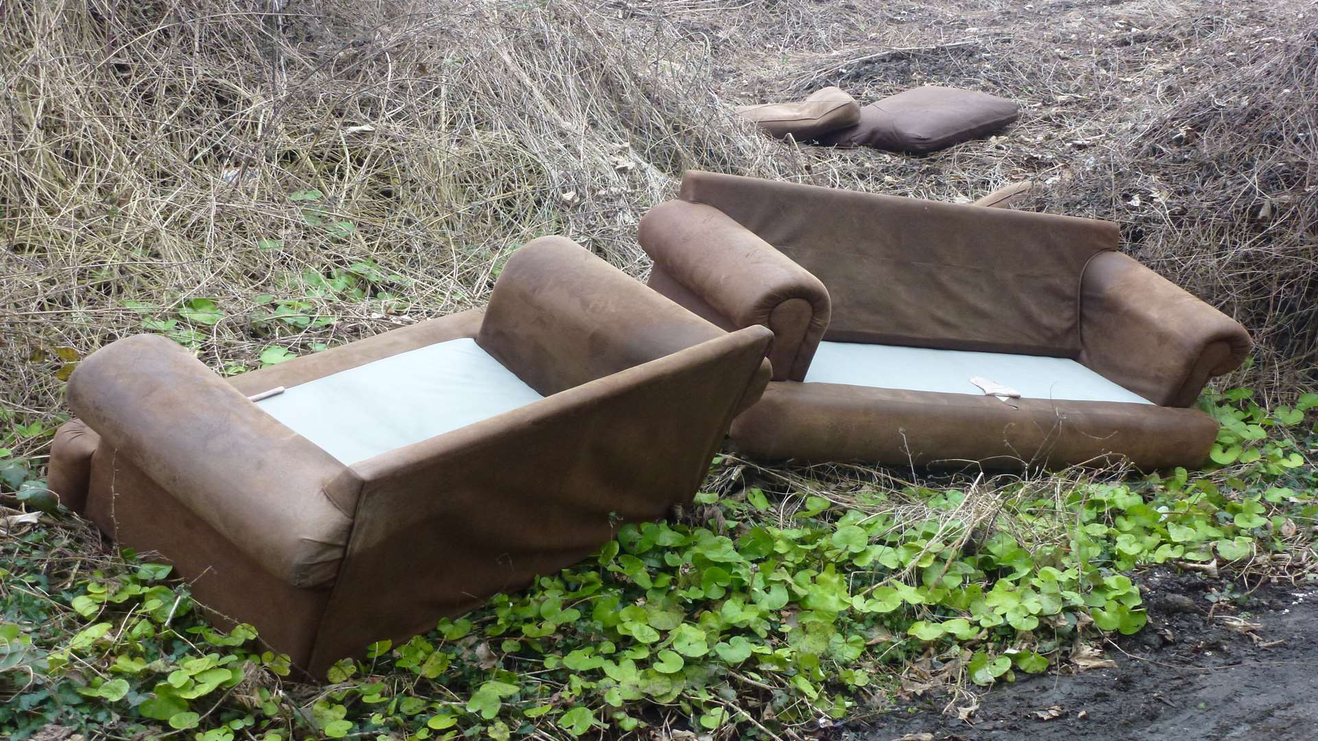 Settees dumped in Old Charlton Road, Dover.