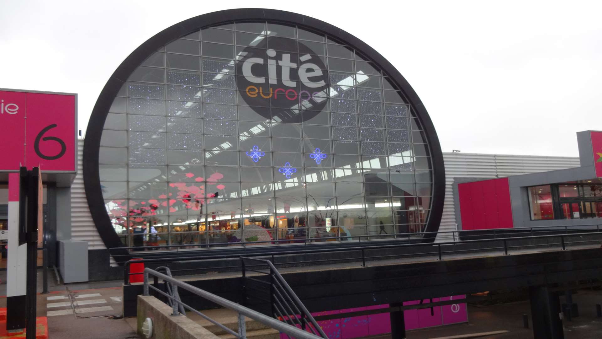Cite Europe is just a two minute drive from the Eurotunnel terminal