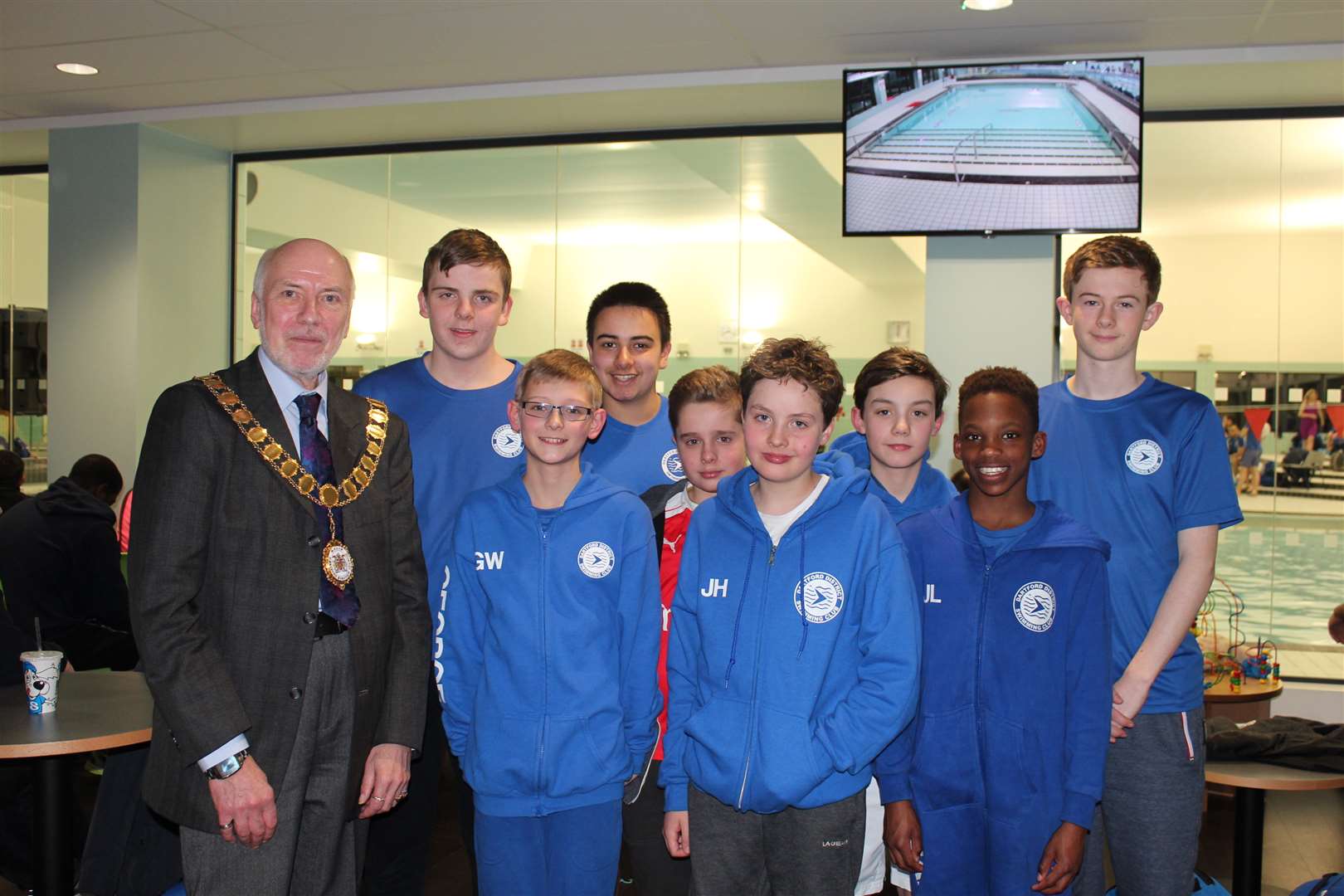 Mayor of Dartford Ian Armitt with members of Dartford District Swimming Club.