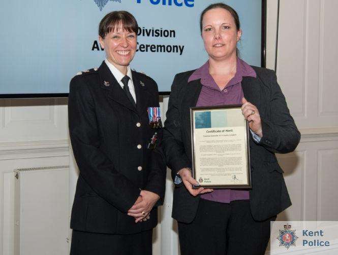 Chief Supt Julia Chapman and Hayley Campbell who returned to work while on leave to stop a drug dealer fleeing the country (2106142)