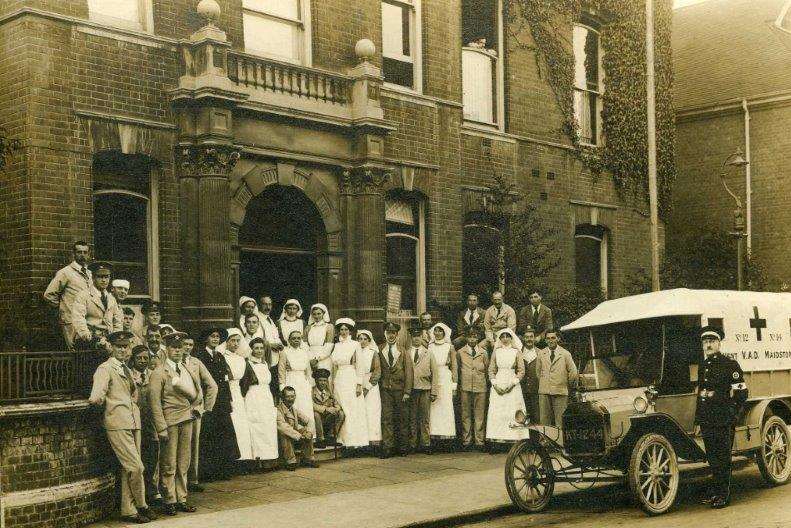 Red Cross VADs and ambulance outside the nurses’ home for West Kent Hospital during the First World War