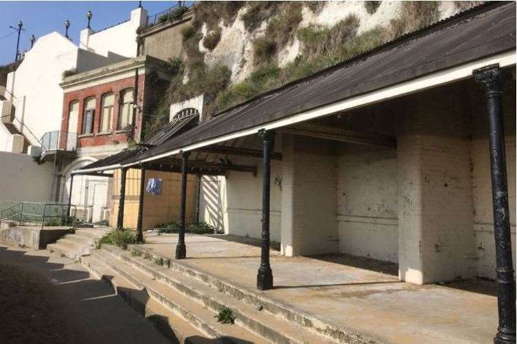 The shelter/ lift shaft/ toilet block at Viking Bay