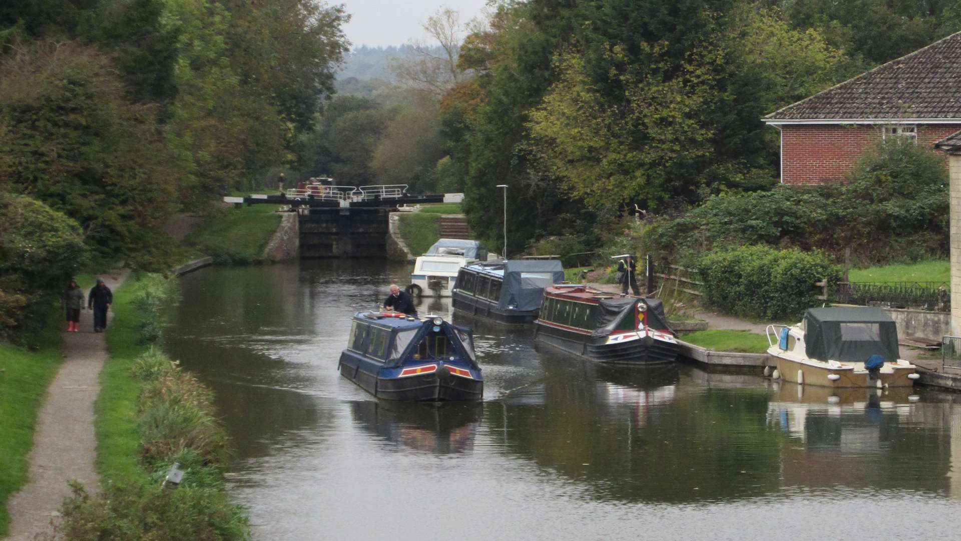 A view of the Kennet and Avon Canal, Hungerford