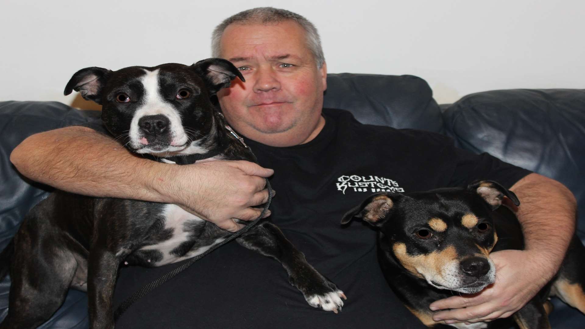 Lee Hoadley says he could end up homeless because he refuses to part with his pet dogs China and Lita.